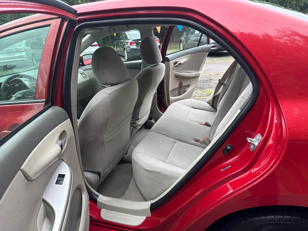 Toyota Corolla LE 2010