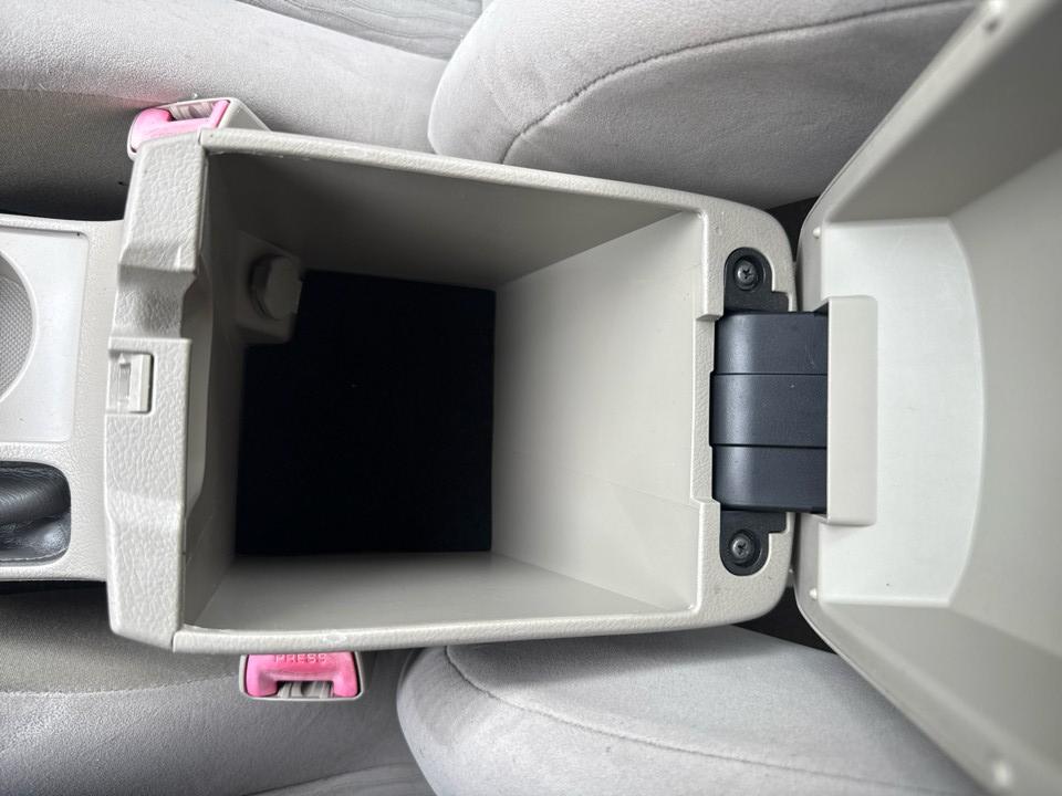 Toyota Corolla LE 2010