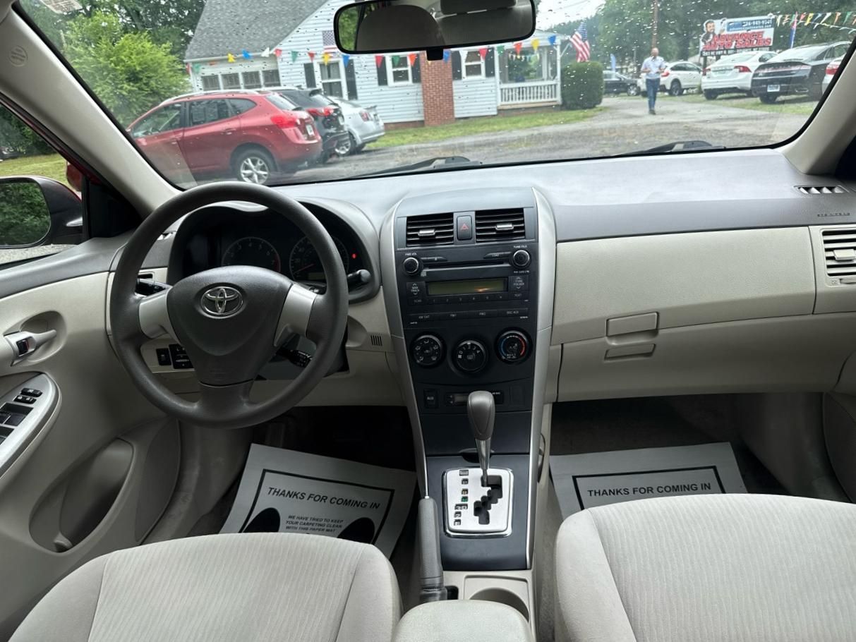 Toyota Corolla LE 2010