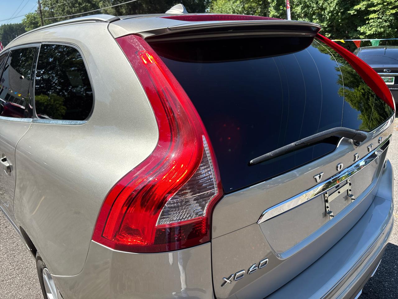 Volvo XC60 2015.5 FWD 4dr T5 Drive-E Premier 2015