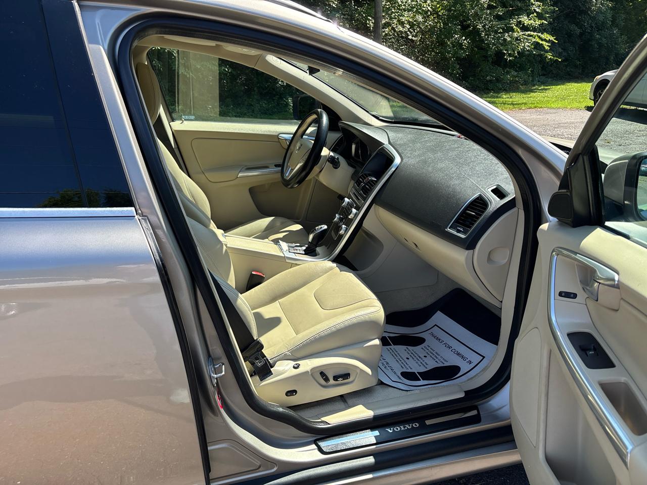 Volvo XC60 2015.5 FWD 4dr T5 Drive-E Premier 2015
