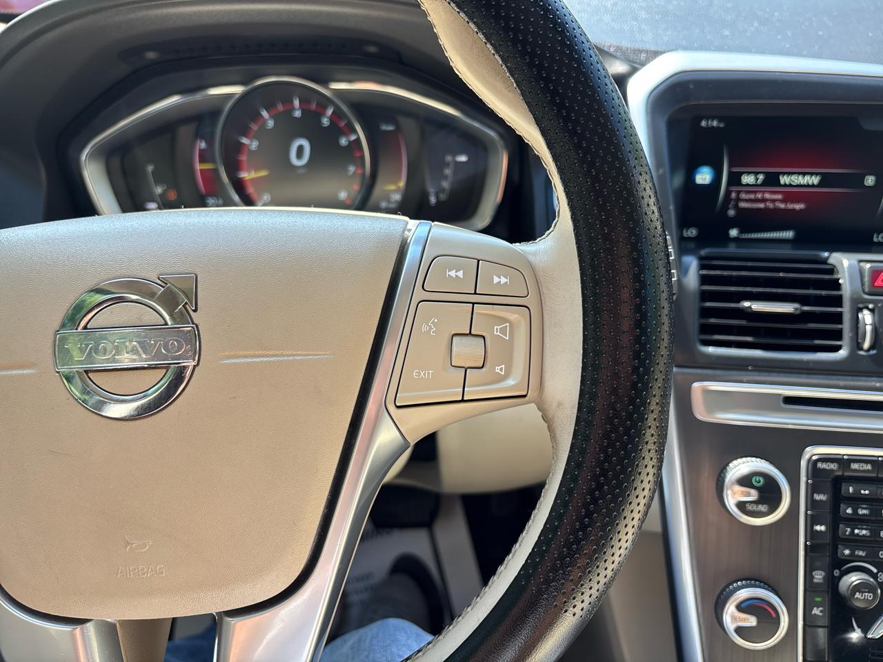 Volvo XC60 2015.5 FWD 4dr T5 Drive-E Premier 2015