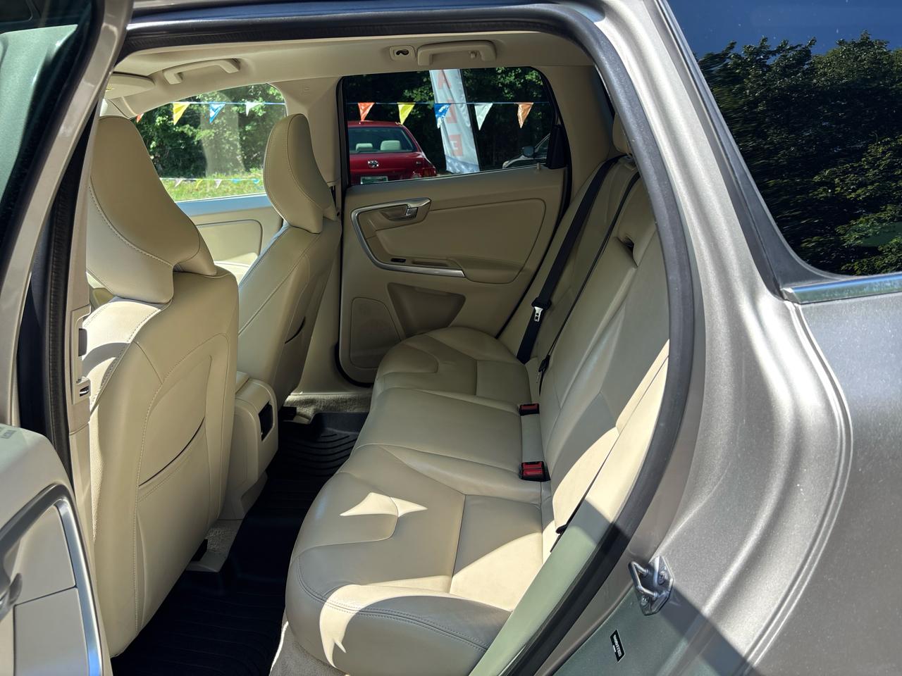 Volvo XC60 2015.5 FWD 4dr T5 Drive-E Premier 2015