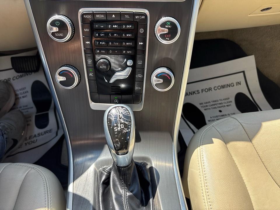 Volvo XC60 2015.5 FWD 4dr T5 Drive-E Premier 2015