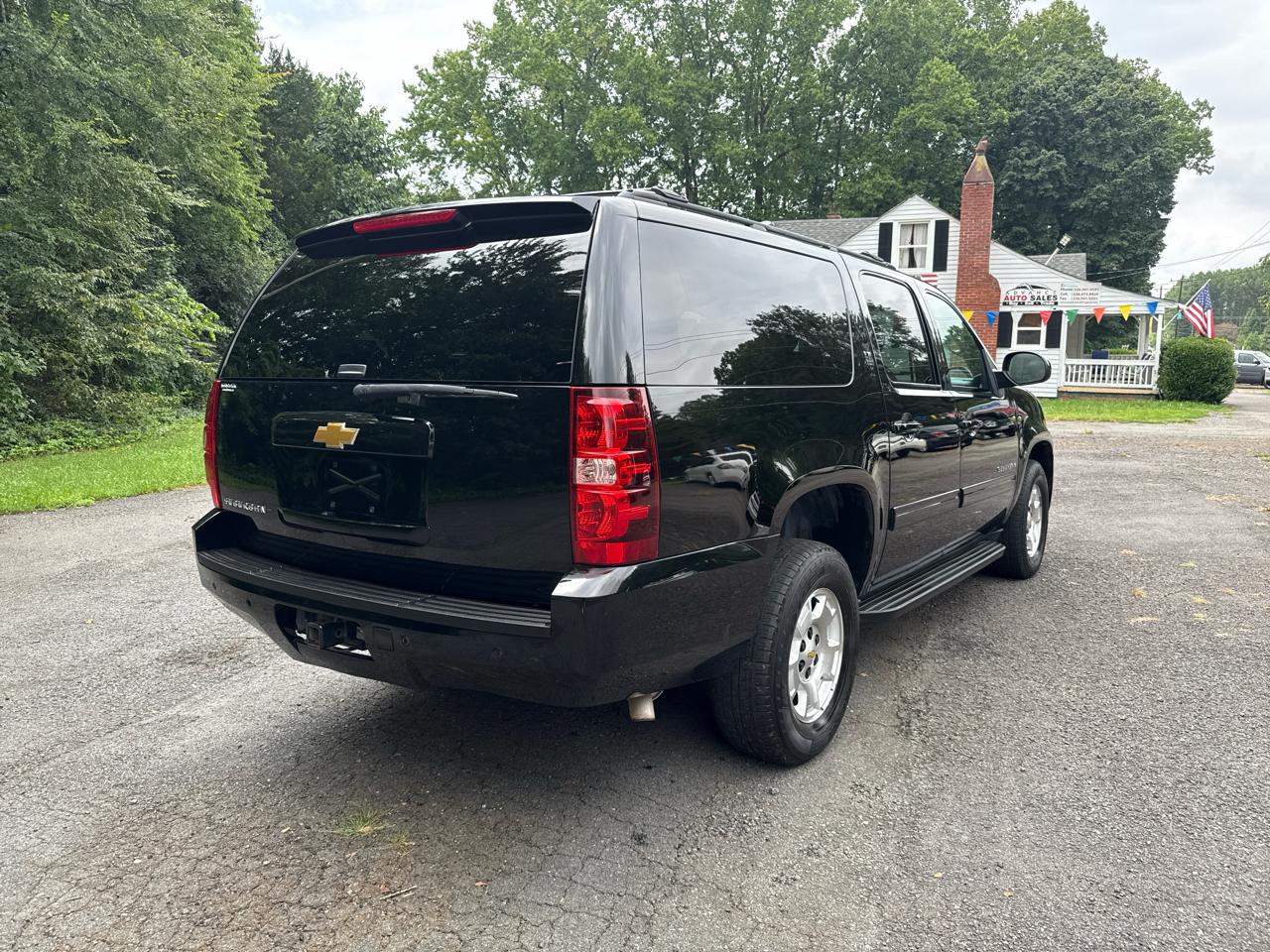 Chevrolet Suburban LT 2013