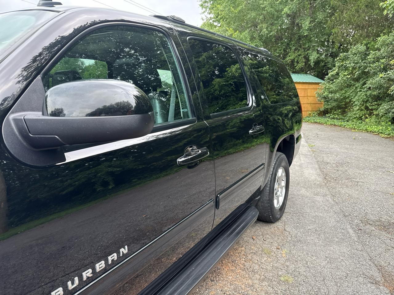 Chevrolet Suburban LT 2013