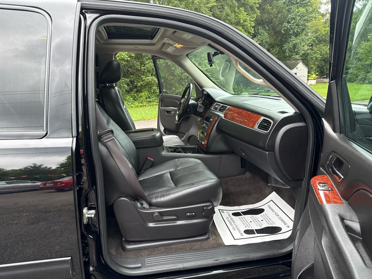 Chevrolet Suburban LT 2013