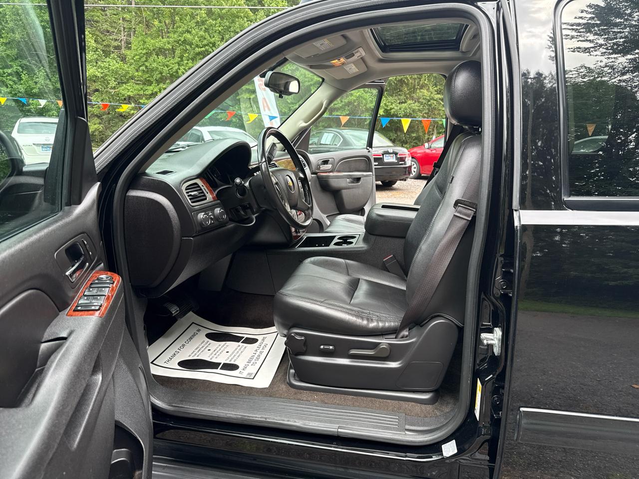 Chevrolet Suburban LT 2013