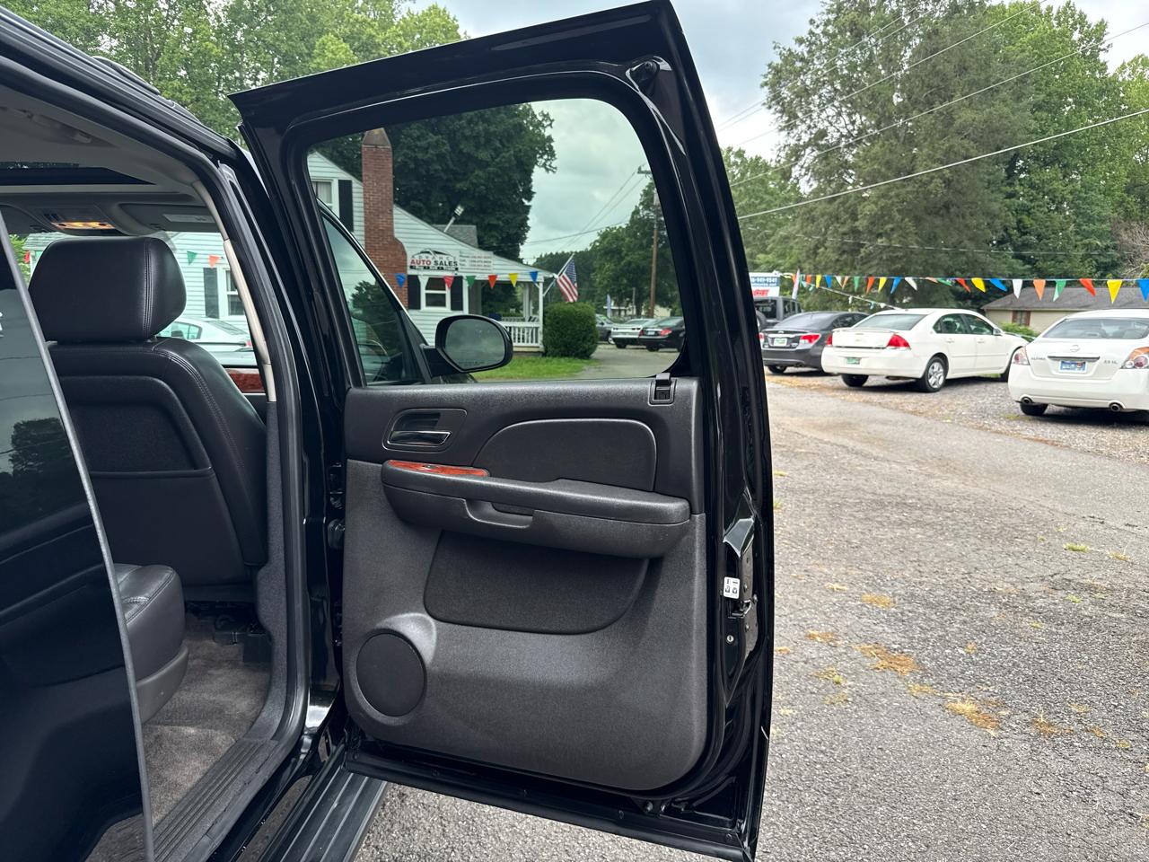 Chevrolet Suburban LT 2013