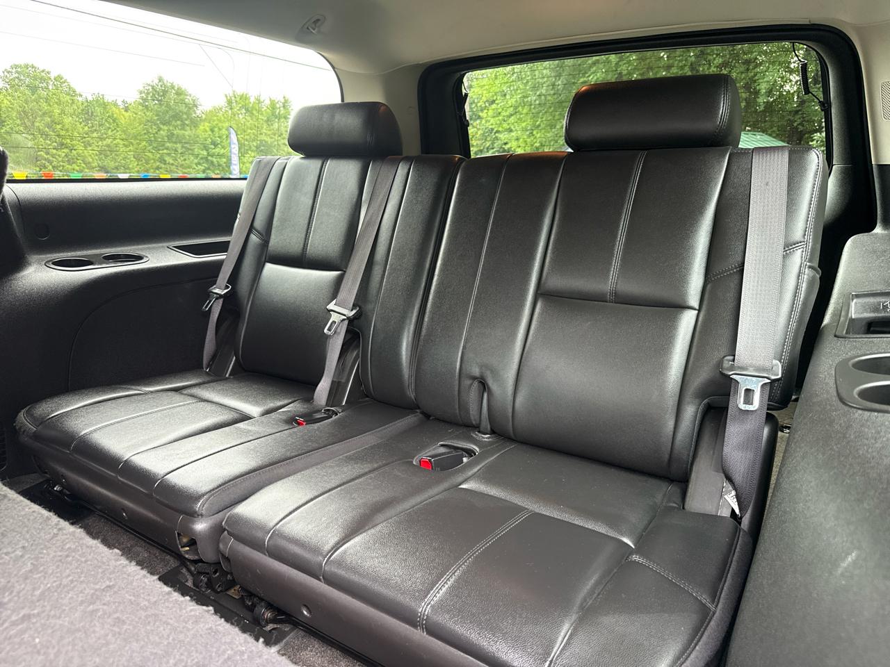 Chevrolet Suburban LT 2013