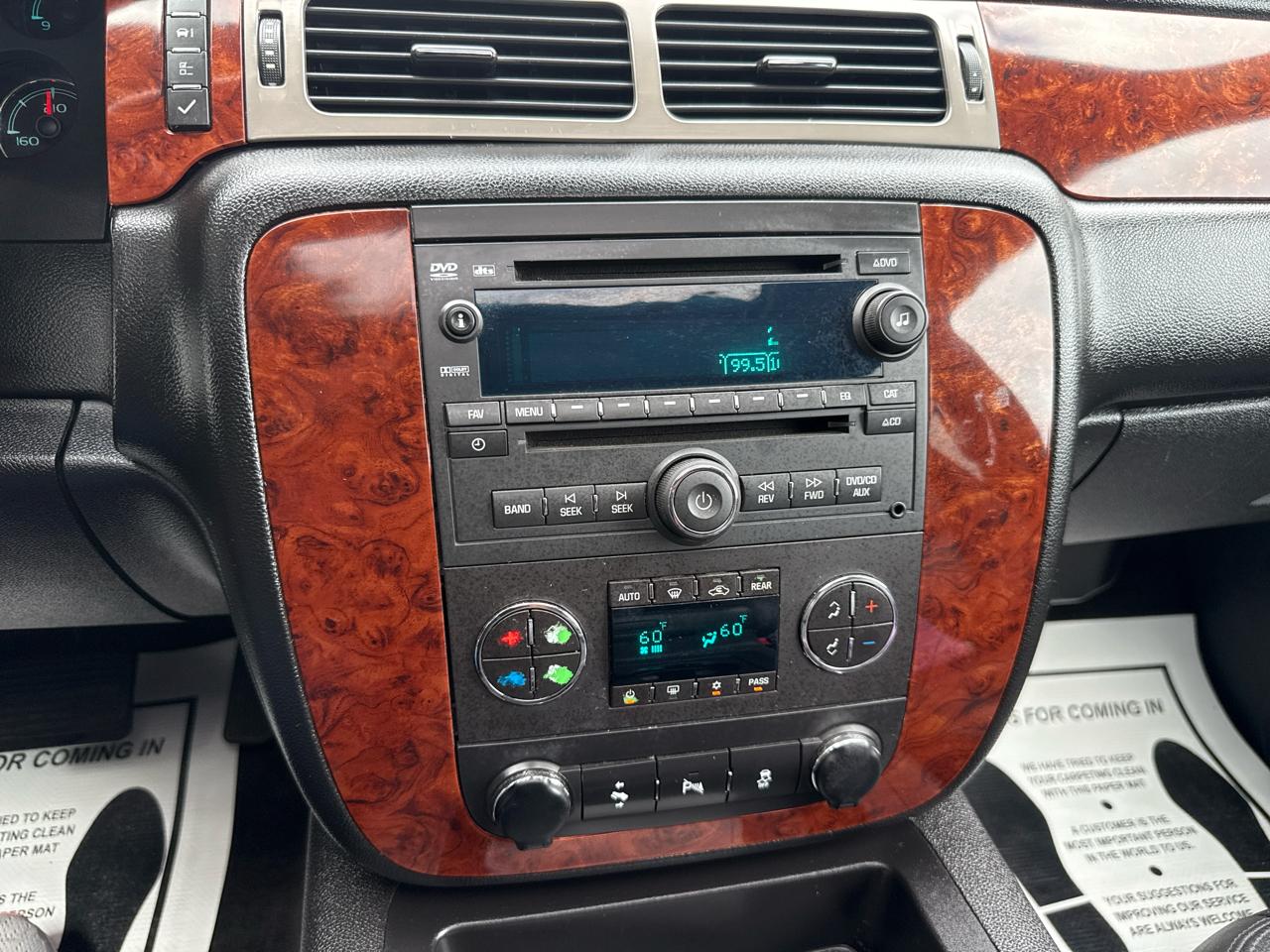Chevrolet Suburban LT 2013