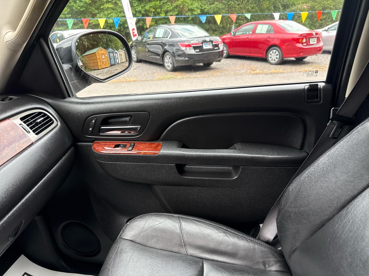 Chevrolet Suburban LT 2013