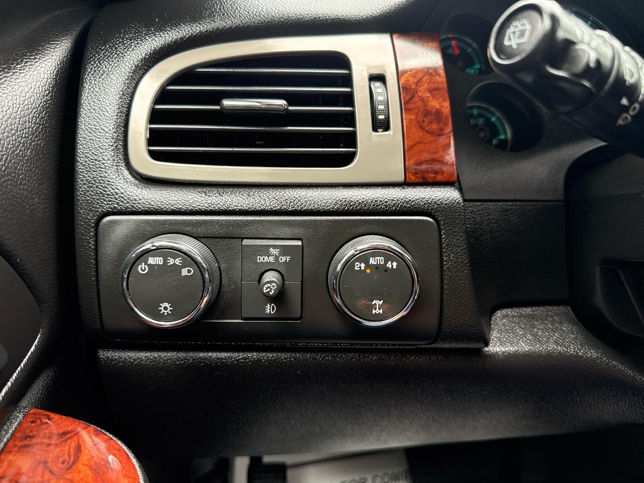 Chevrolet Suburban LT 2013