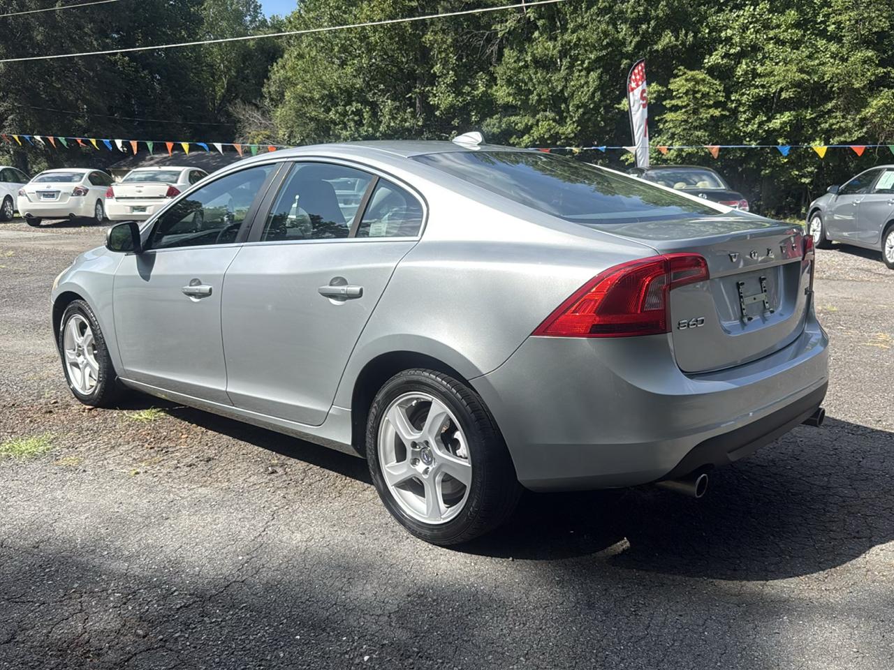 Volvo S60 FWD 4dr Sdn T5 2013