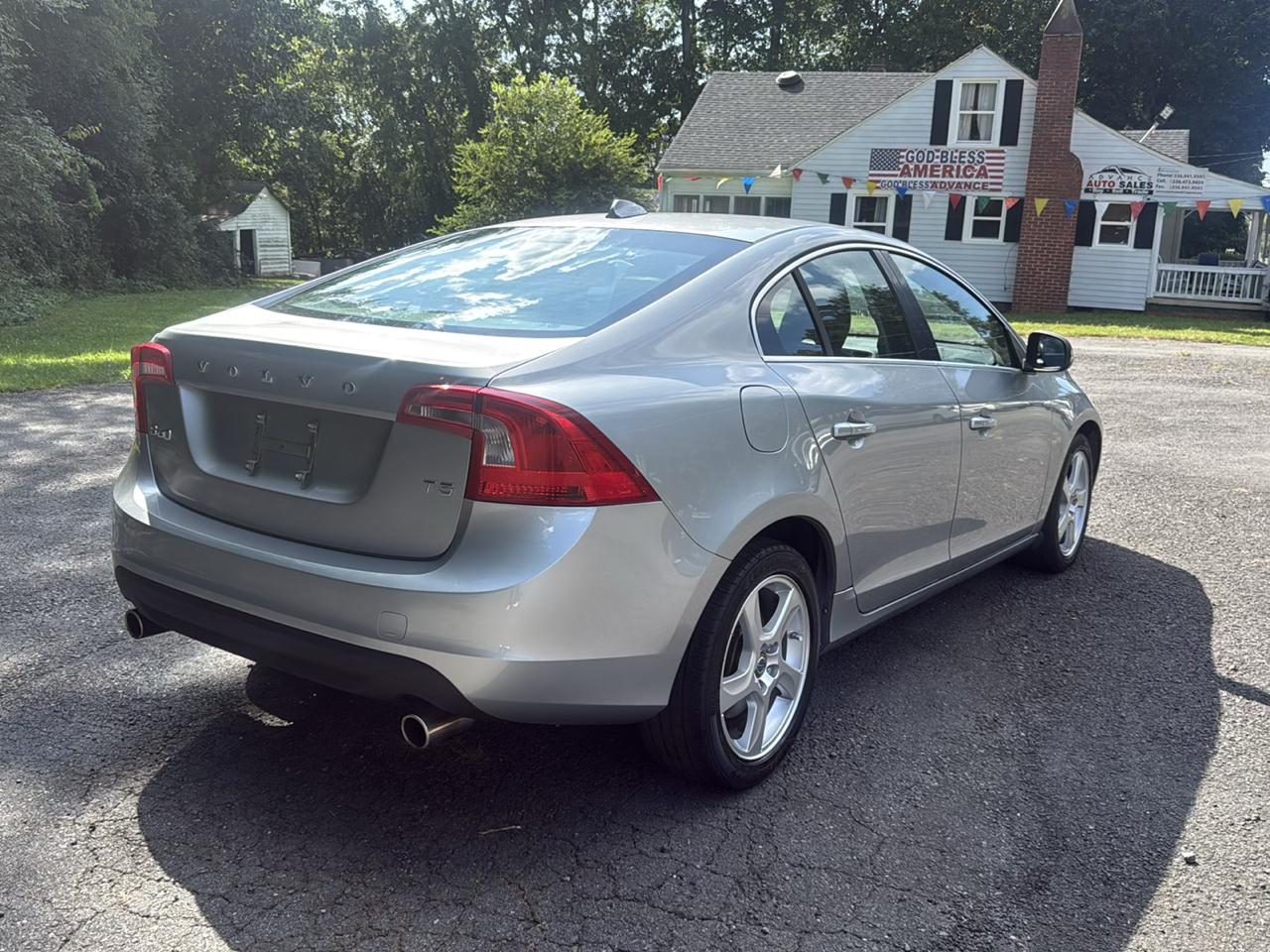 Volvo S60 FWD 4dr Sdn T5 2013