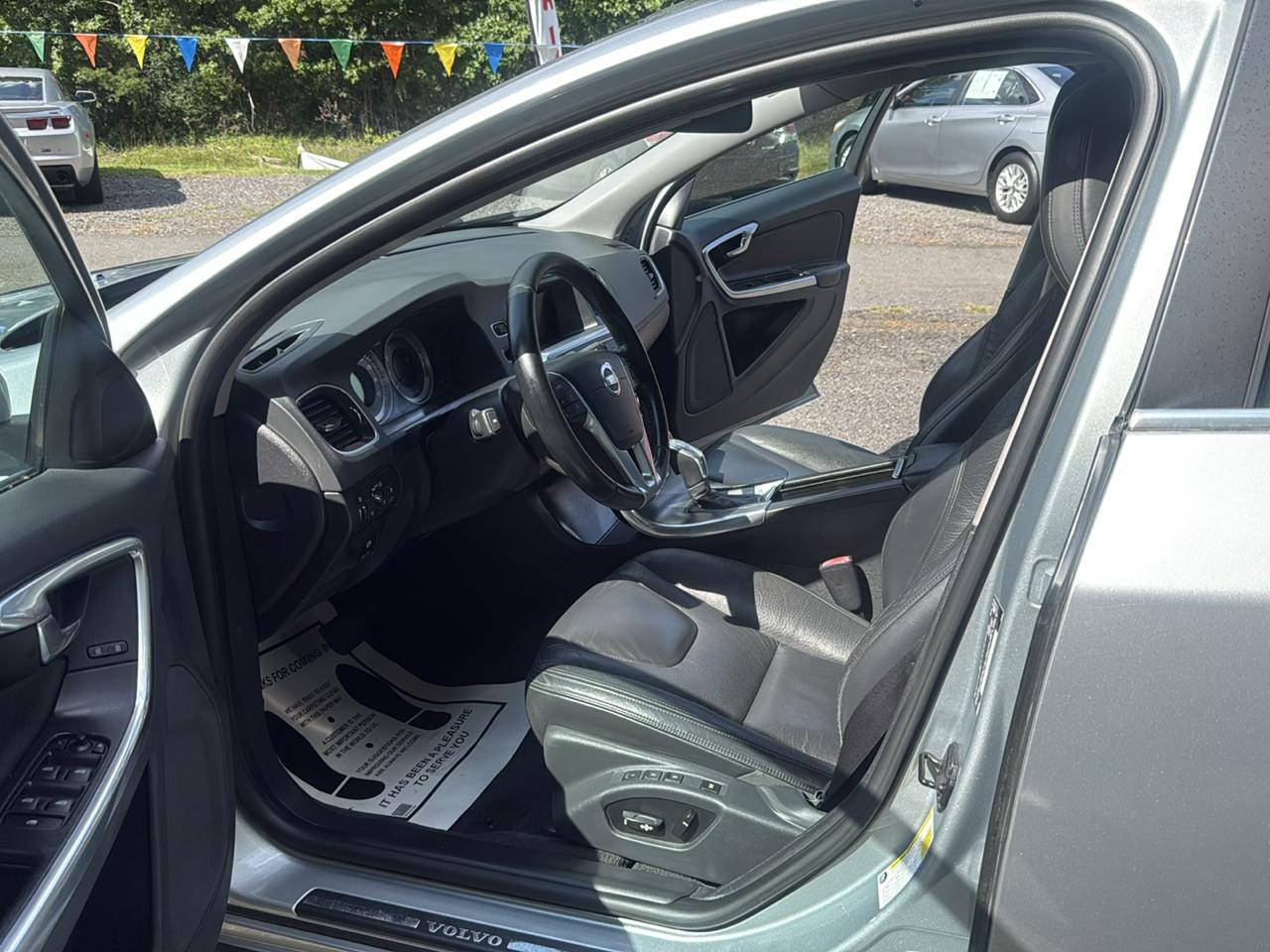 Volvo S60 FWD 4dr Sdn T5 2013