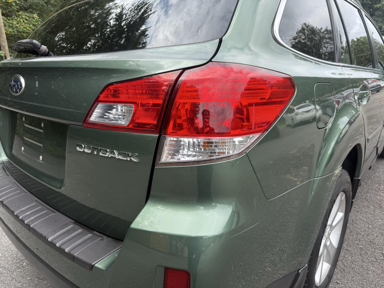 Subaru Outback 2.5i Limited 2013