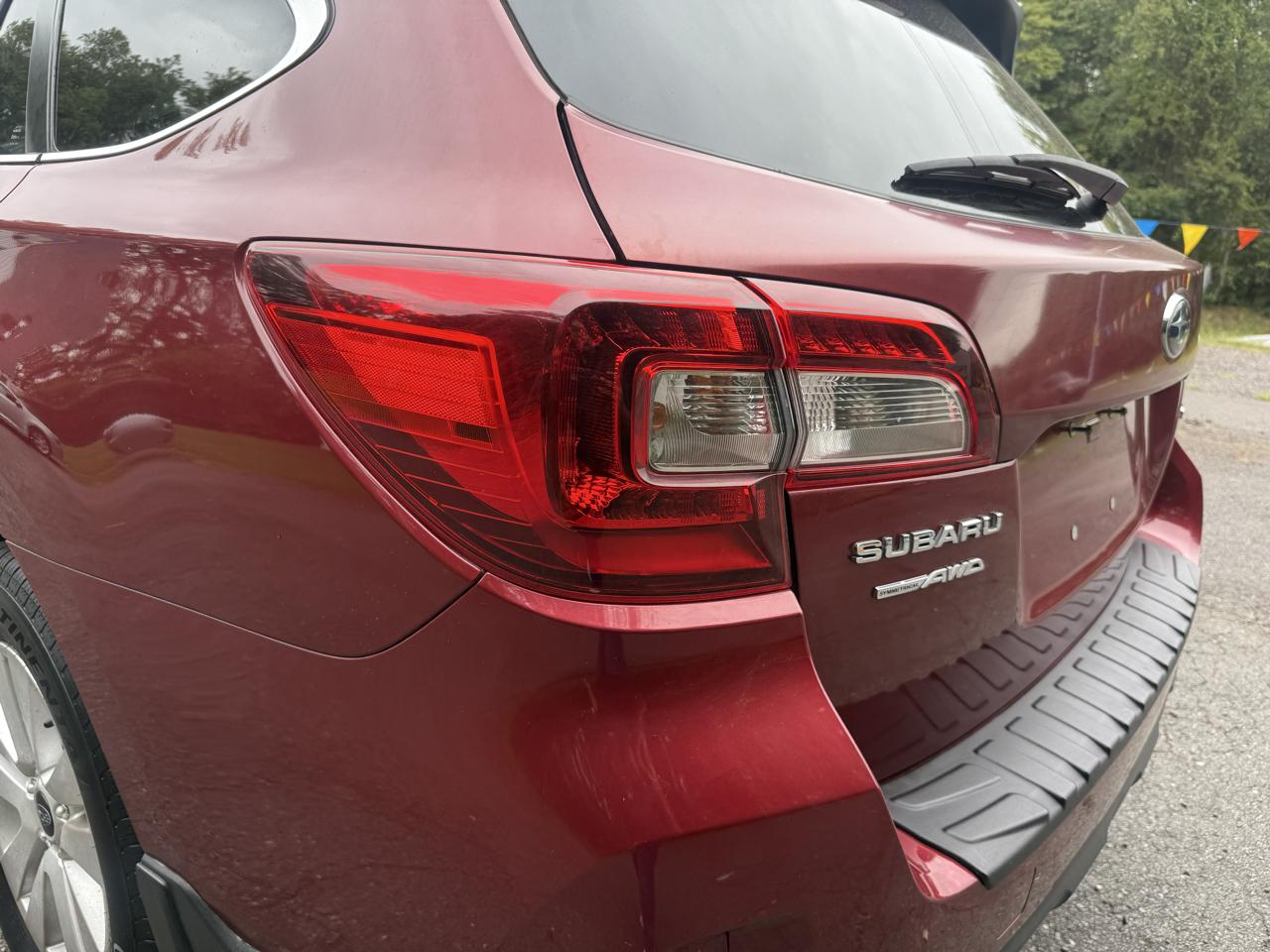 Subaru Outback 4dr Wgn 2.5i Premium 2015