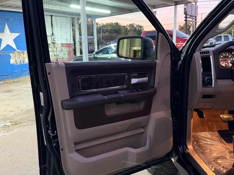 RAM 1500 Laramie Longhorn Edition Crew Cab 2WD 2012 RAM 1500 Laramie Longhorn Edition Crew Cab 2WD 2012