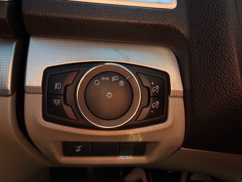 Ford Explorer 4WD 4dr V6 XLT 2015