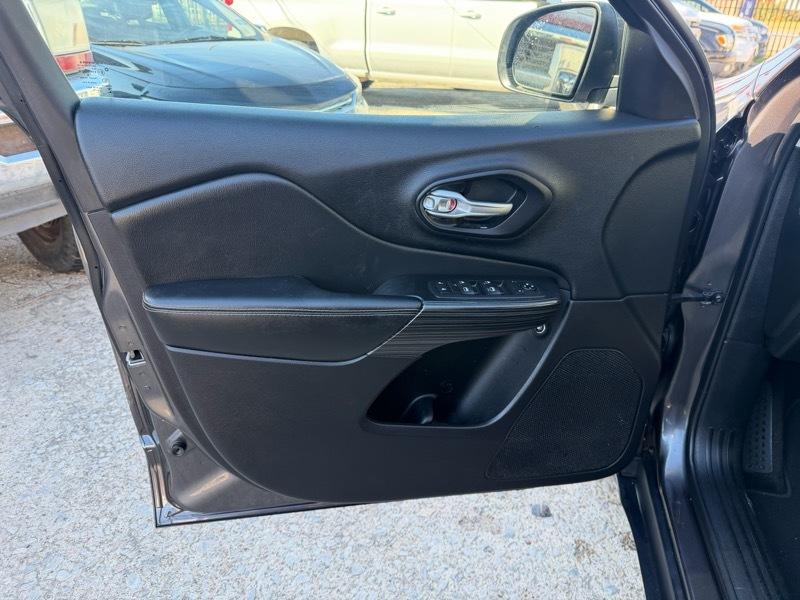 Jeep Cherokee Latitude FWD 2015