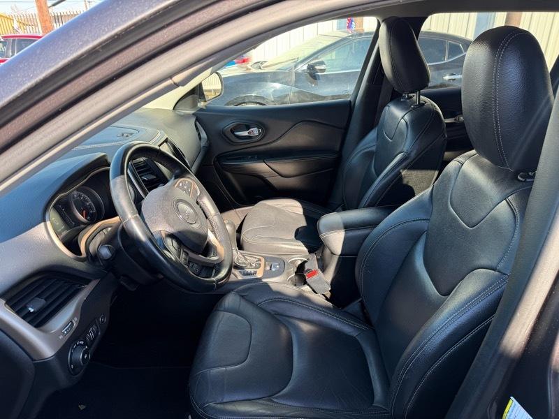 Jeep Cherokee Latitude FWD 2015