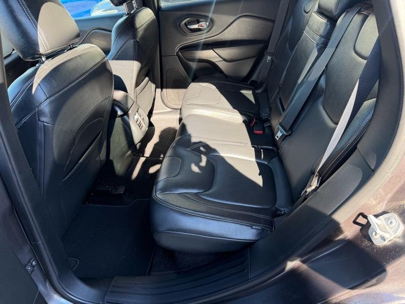 Jeep Cherokee Latitude FWD 2015