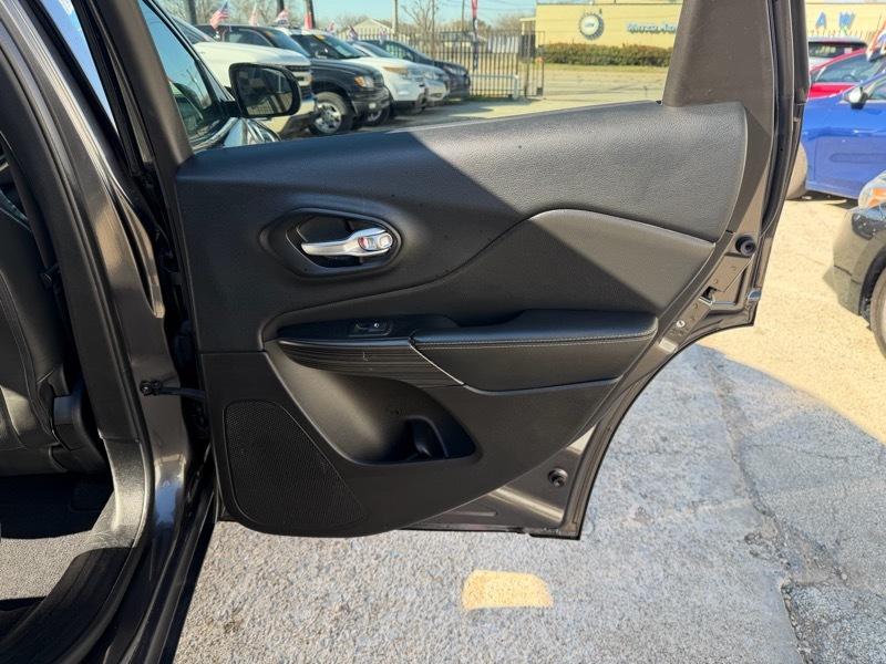 Jeep Cherokee Latitude FWD 2015