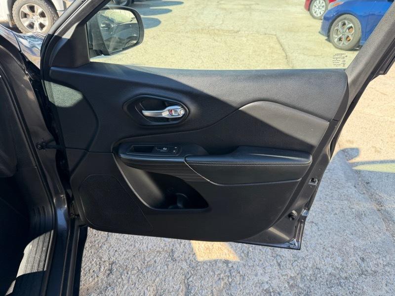 Jeep Cherokee Latitude FWD 2015