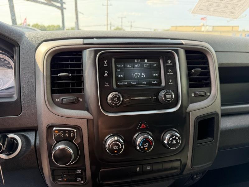 RAM 1500 4WD Crew Cab 140.5" Tradesman 2018