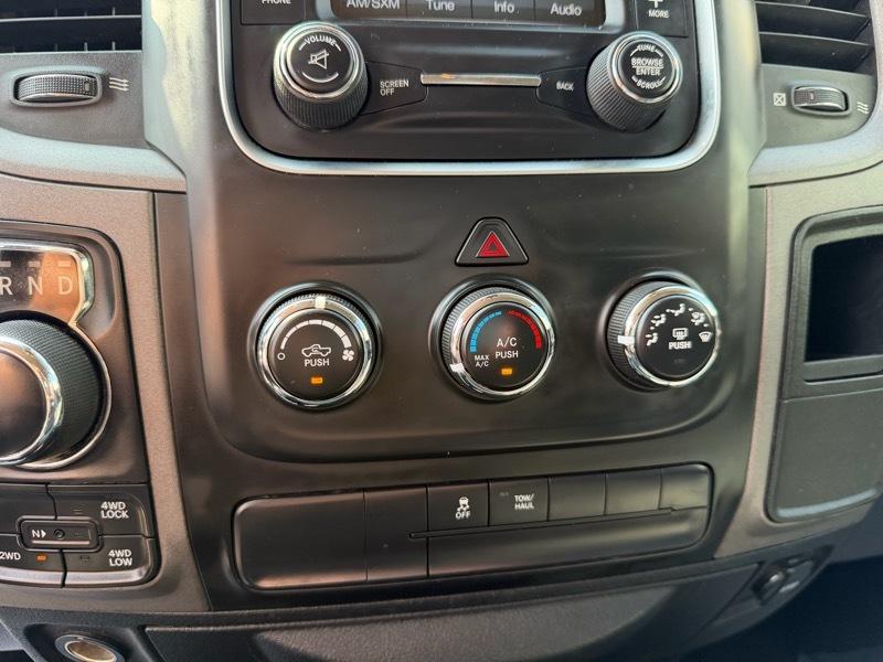 RAM 1500 4WD Crew Cab 140.5" Tradesman 2018