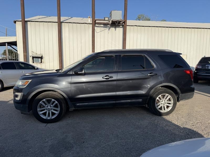 Ford Explorer 2WD 4dr V6 XLT 2017