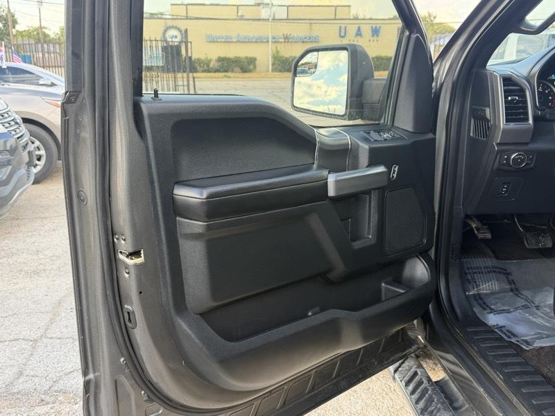 Ford F-150 4WD SuperCab 133" XLT 2017