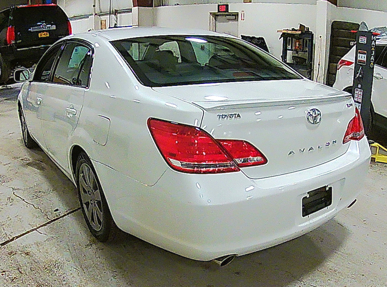 Toyota Avalon Limited 2006