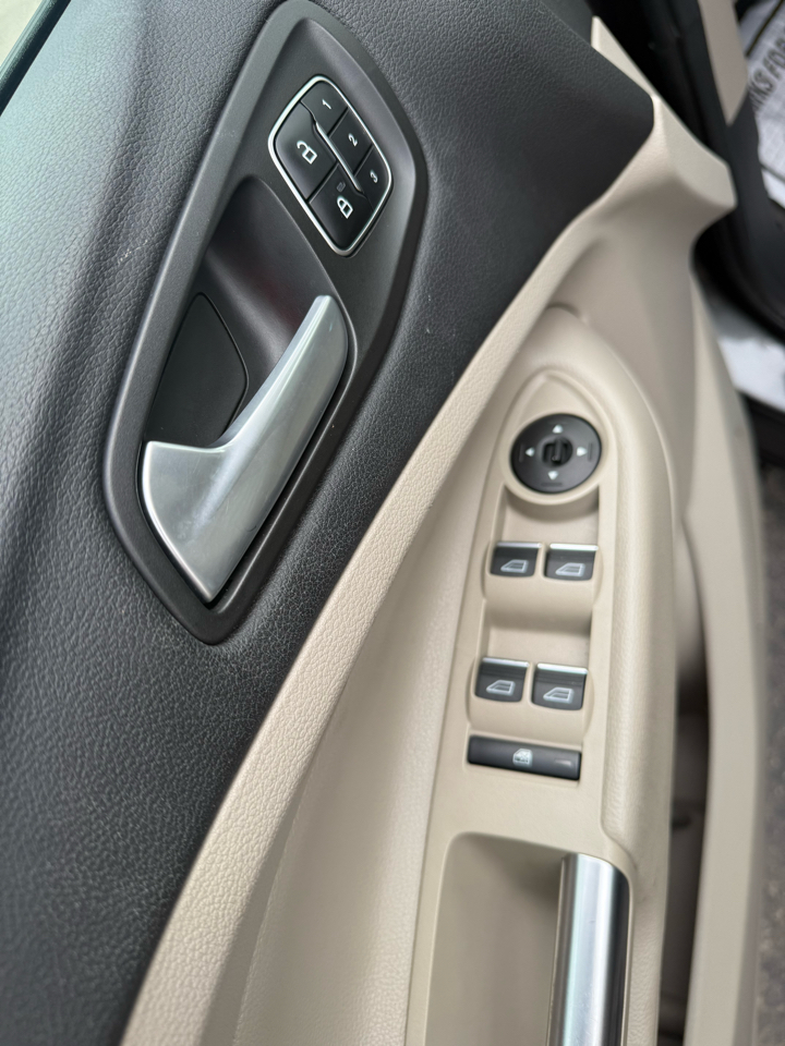 Ford Escape Titanium 4WD 2017