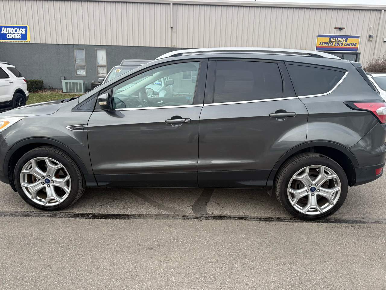 Ford Escape Titanium 4WD 2017