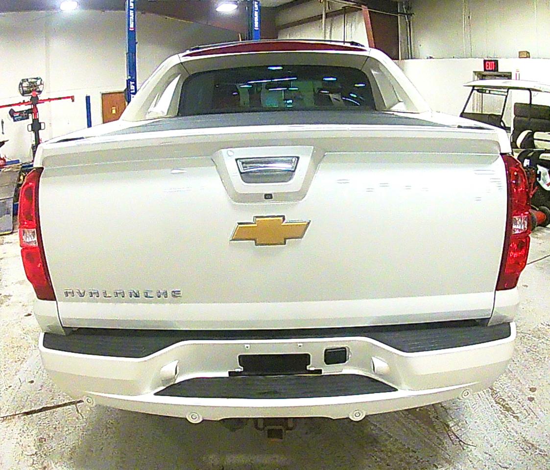 Chevrolet Avalanche LTZ 4WD 2012