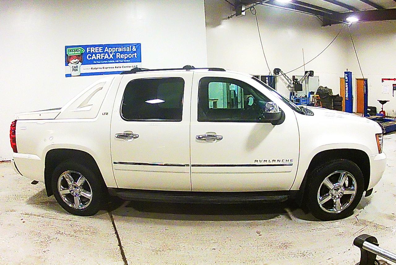 Chevrolet Avalanche LTZ 4WD 2012