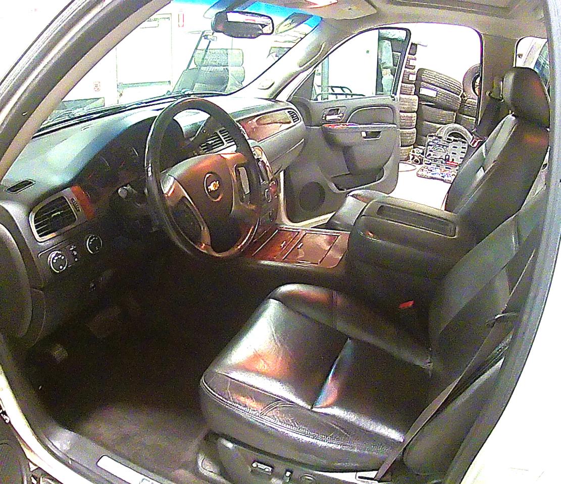 Chevrolet Avalanche LTZ 4WD 2012