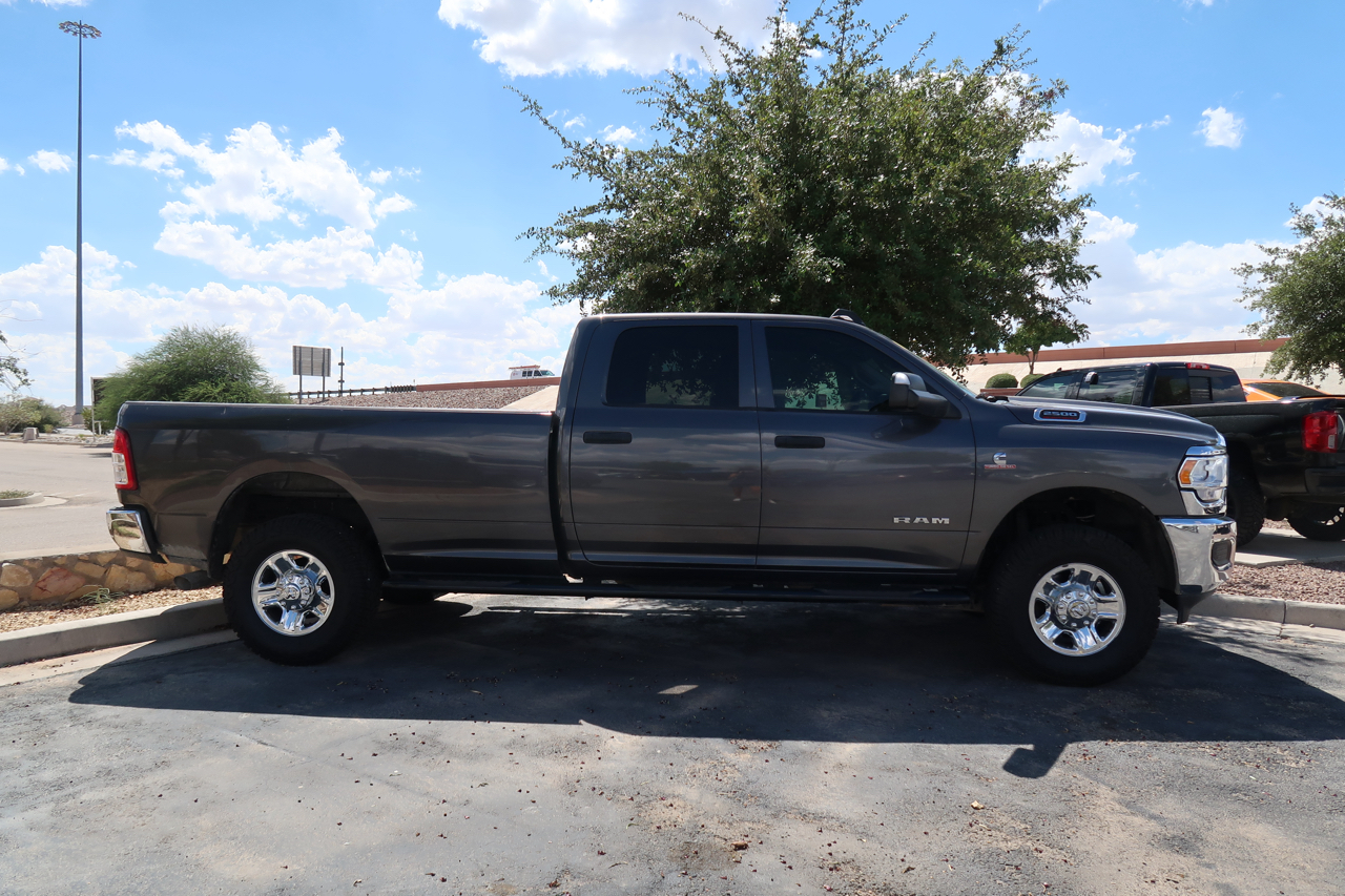 RAM 2500 Tradesman 4x4 Crew Cab 8' Box 2019