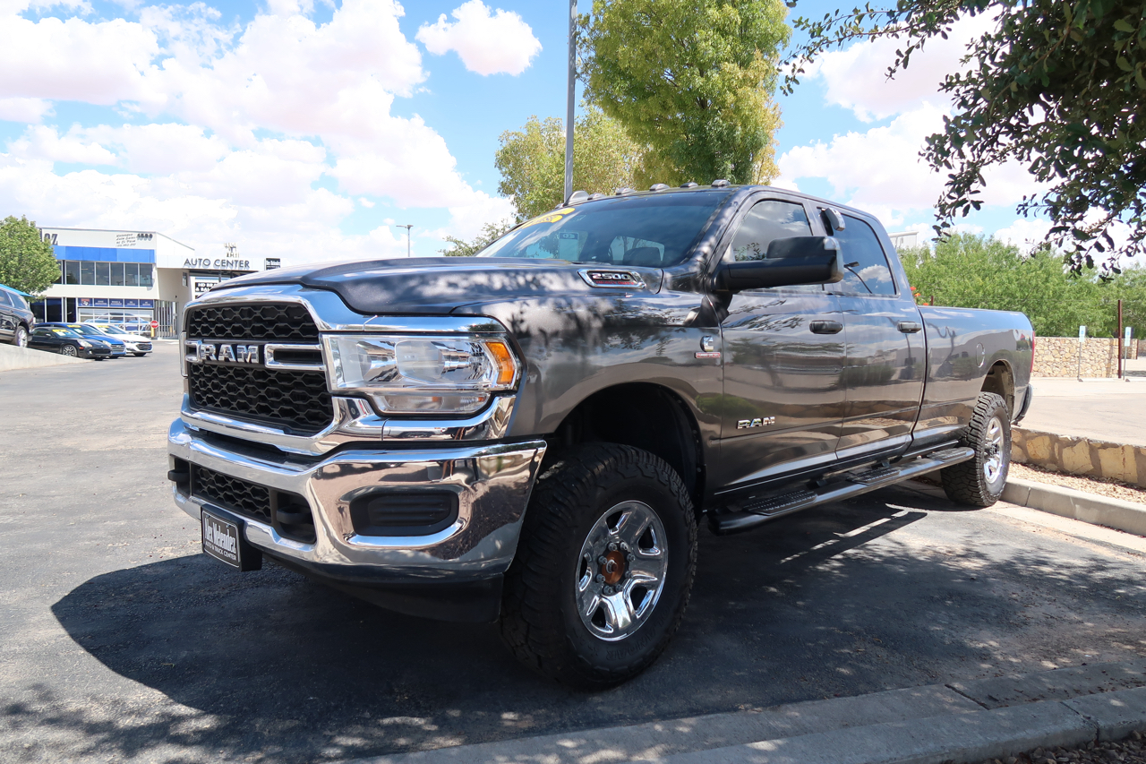 RAM 2500 Tradesman 4x4 Crew Cab 8' Box 2019