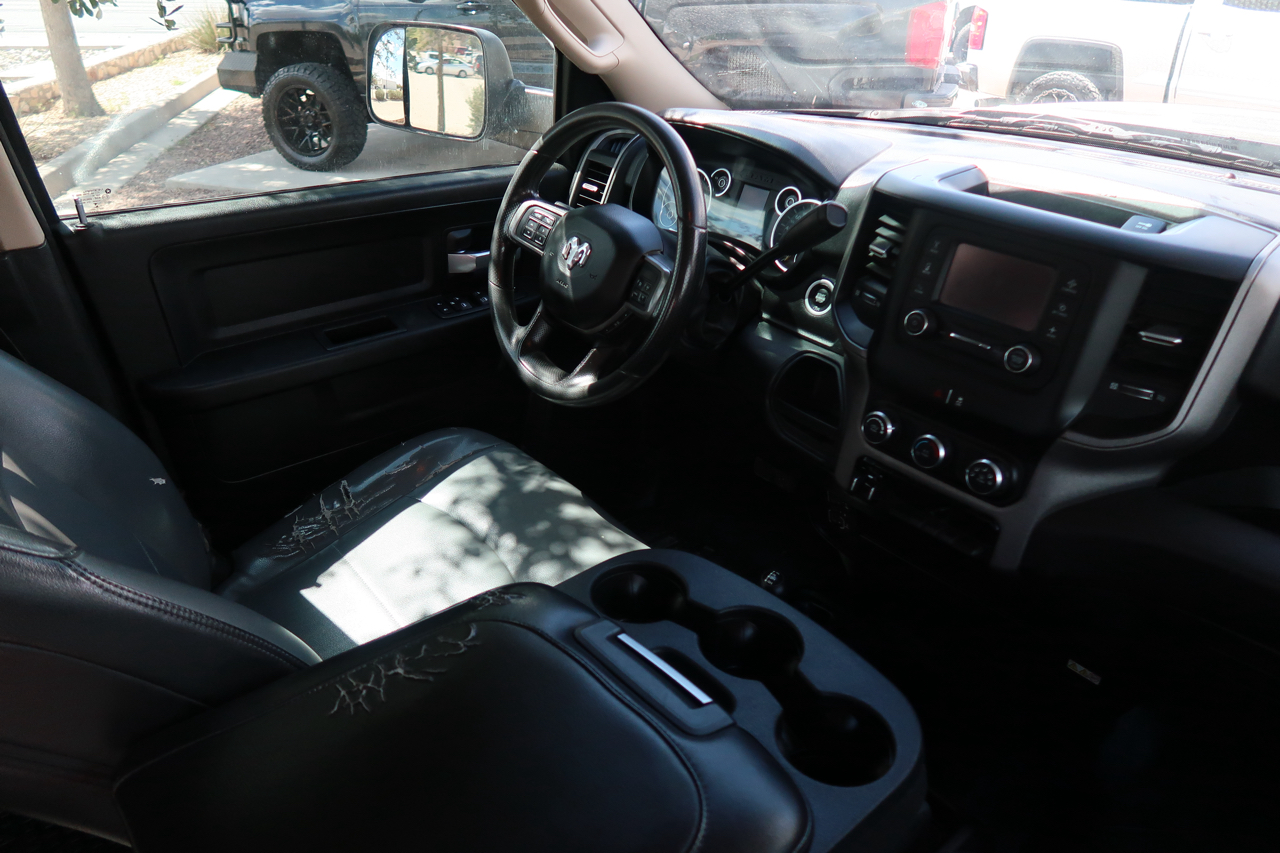 RAM 2500 Tradesman 4x4 Crew Cab 8' Box 2019