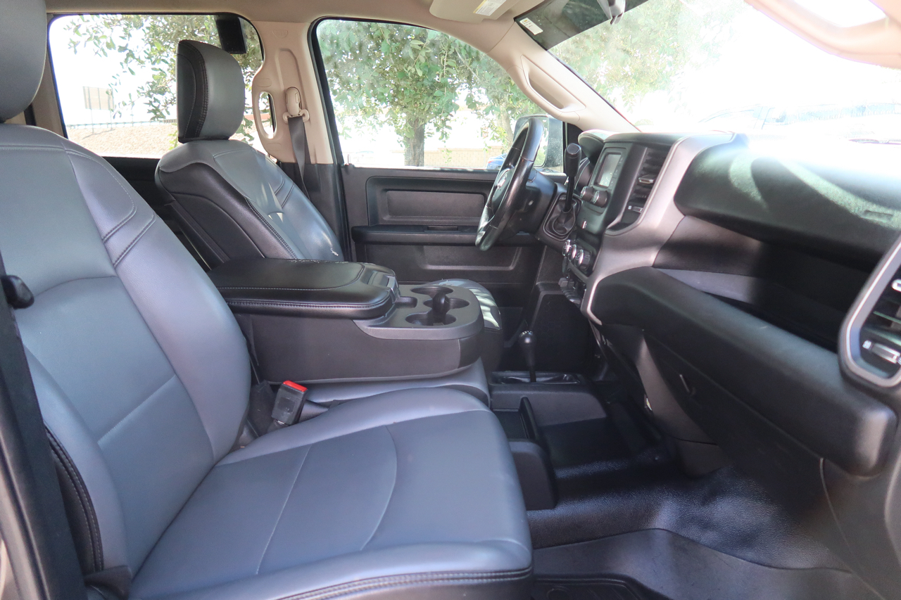 RAM 2500 Tradesman 4x4 Crew Cab 8' Box 2019