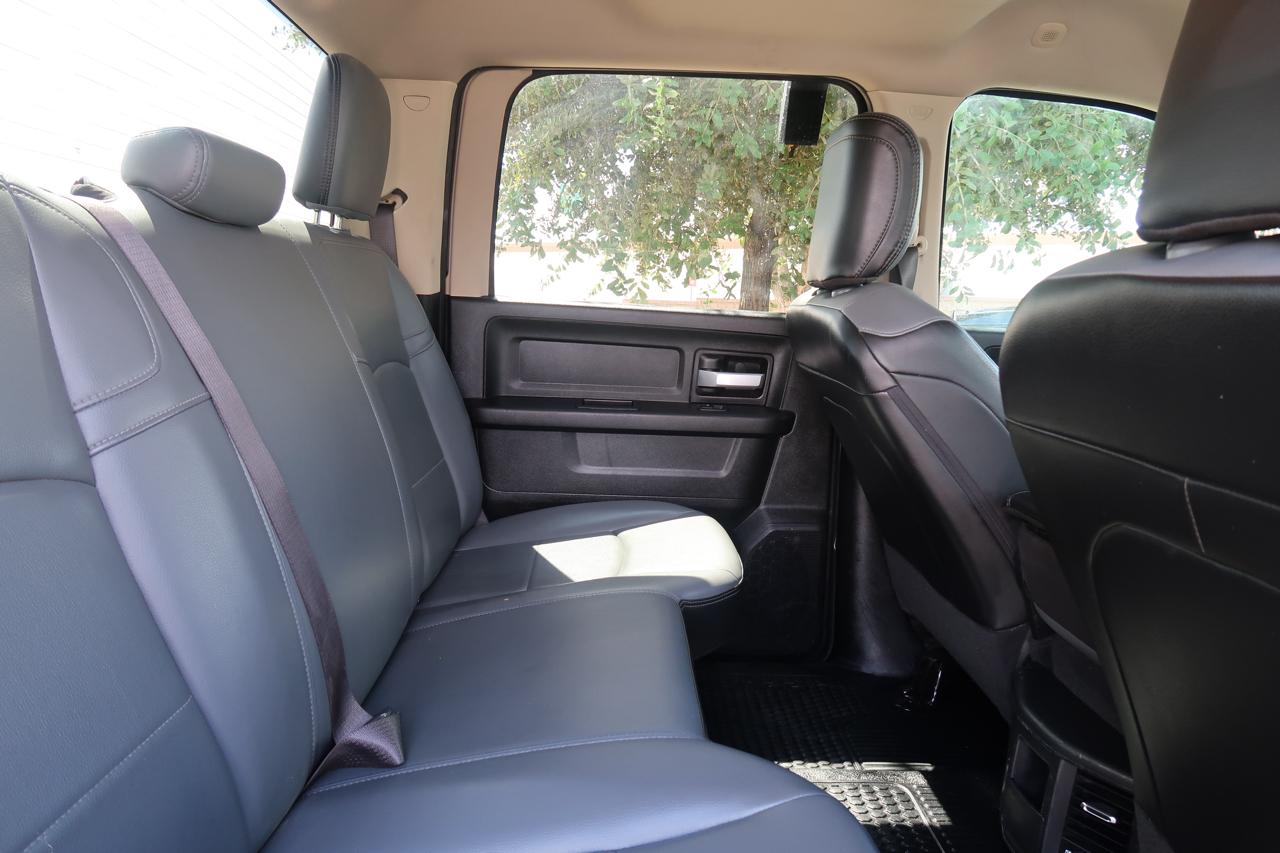 RAM 2500 Tradesman 4x4 Crew Cab 8' Box 2019