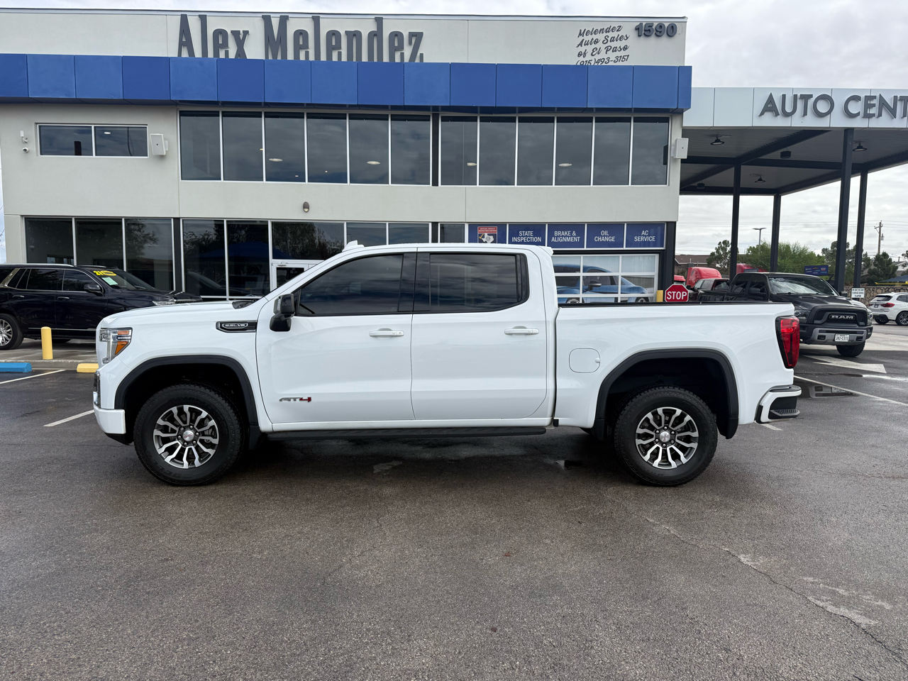 GMC Sierra 1500 4WD Crew Cab 147" AT4 2021