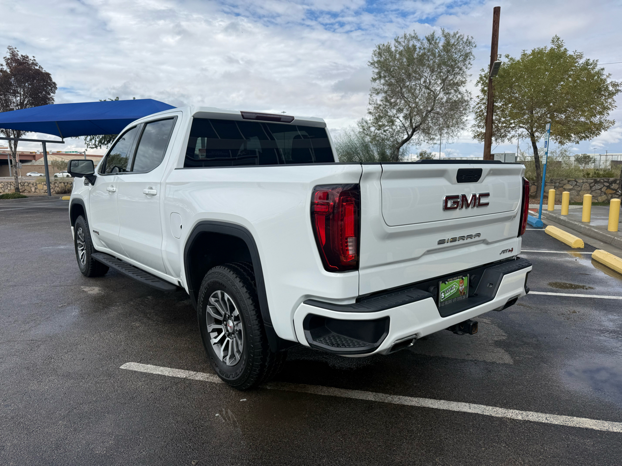 GMC Sierra 1500 4WD Crew Cab 147" AT4 2021