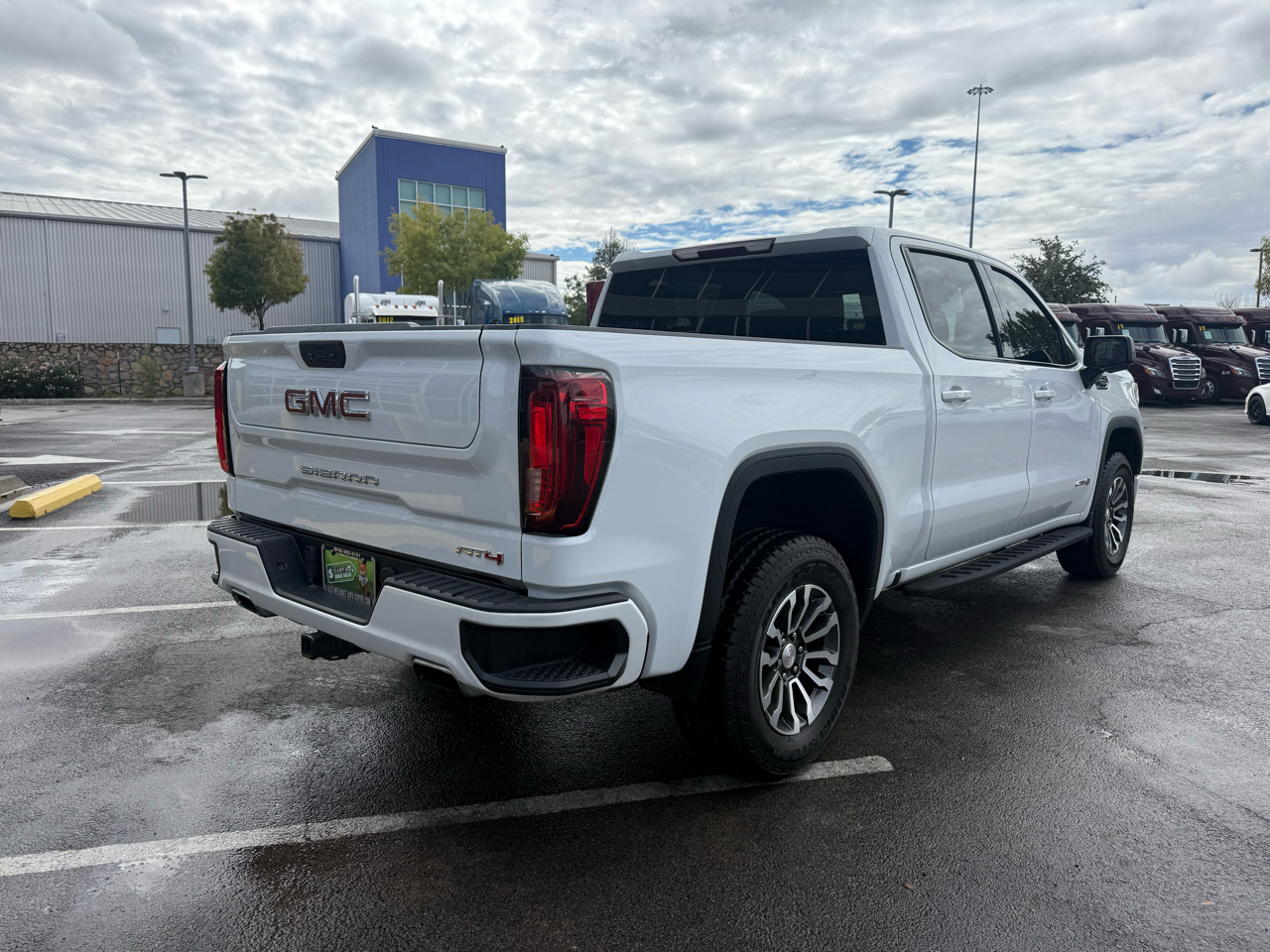 GMC Sierra 1500 4WD Crew Cab 147" AT4 2021