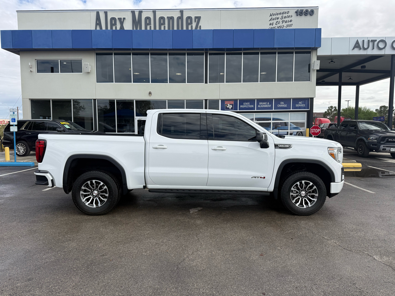 GMC Sierra 1500 4WD Crew Cab 147" AT4 2021