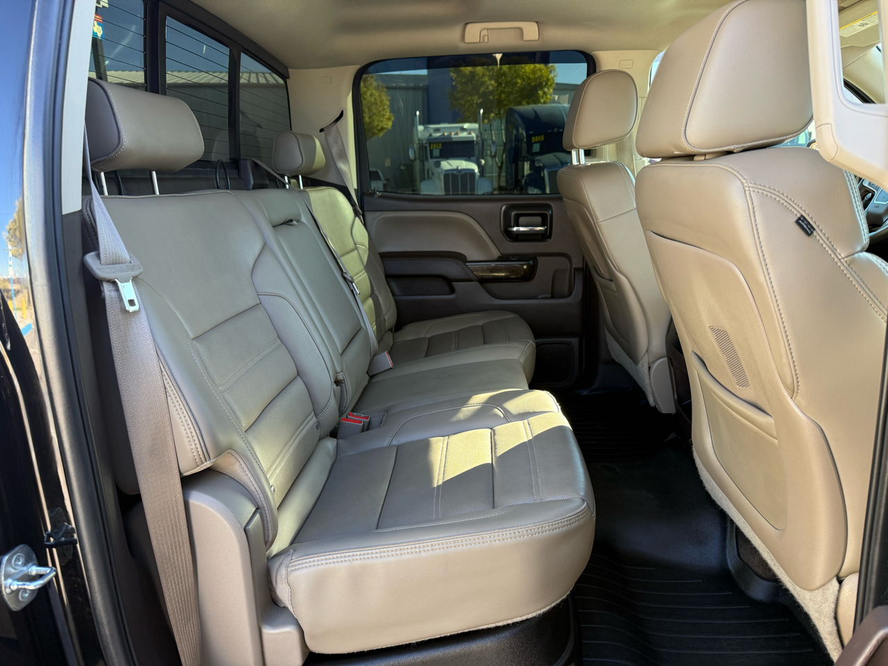 GMC Sierra 1500 4WD Crew Cab 143.5" Denali 2014