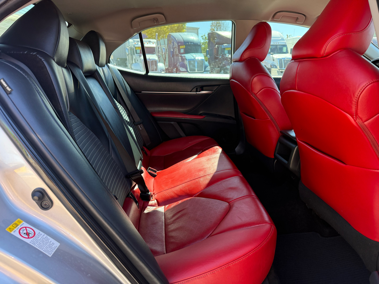 Toyota Camry SE Auto (Natl) 2019
